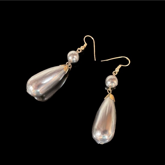 Vintage Tear Drop Costume Pierced Earrings - Picture 3 of 5